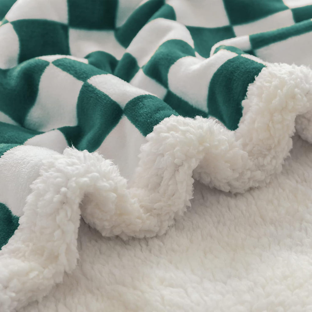 LOMAO Sherpa Throw Blanket Fleece Blanket with Checkered Pattern Soft Thick Blanket for Couch, Bed, Sofa Luxurious Warm and Cozy for All Seasons (Green, 51"x63")