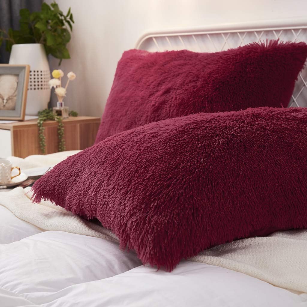 Uhamho Set of 2 Faux Fur Throw Pillow Covers Soft Velvet Decorative Pillowcases Zipper Closure (Burgundy, 20"x36")