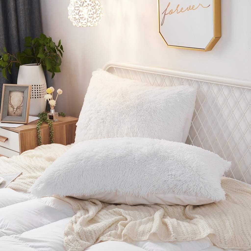 Uhamho Set of 2 Faux Fur Throw Pillow Covers Soft Velvet Decorative Pillowcases Zipper Closure (White, 20"x36")