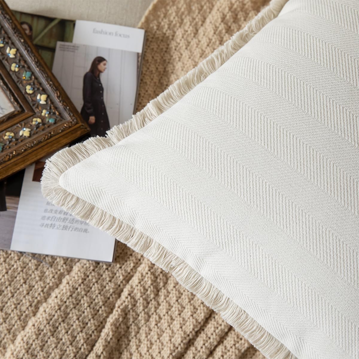 Set of 2 Decorative Fringe Throw Pillow Covers Chenille Pillow Covers Elegant Design Pillowcase Soft Tassels Cushion Cover for Couch Bed Home Decor,18×18 Inch,Cream White