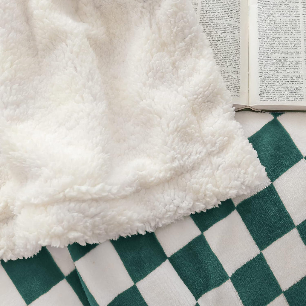 LOMAO Sherpa Throw Blanket Fleece Blanket with Checkered Pattern Soft Thick Blanket for Couch, Bed, Sofa Luxurious Warm and Cozy for All Seasons (Green, 60"x80")
