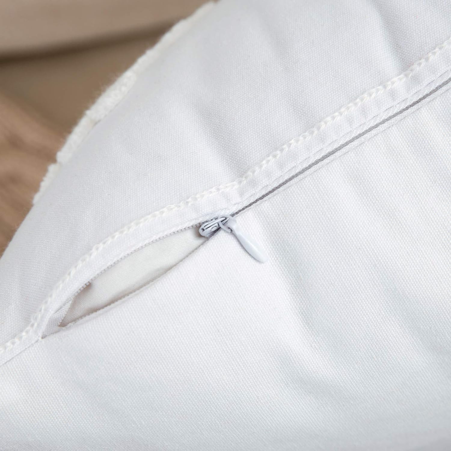 MIULEE Pack of 2 Christmas Decorative Snowflake Throw Pillow Covers Canvas Embroidery Winter Cushion Cases Holiday Decor Soft Pillowcases for Winter Couch Sofa Bedroom Car（White, 18x18in）