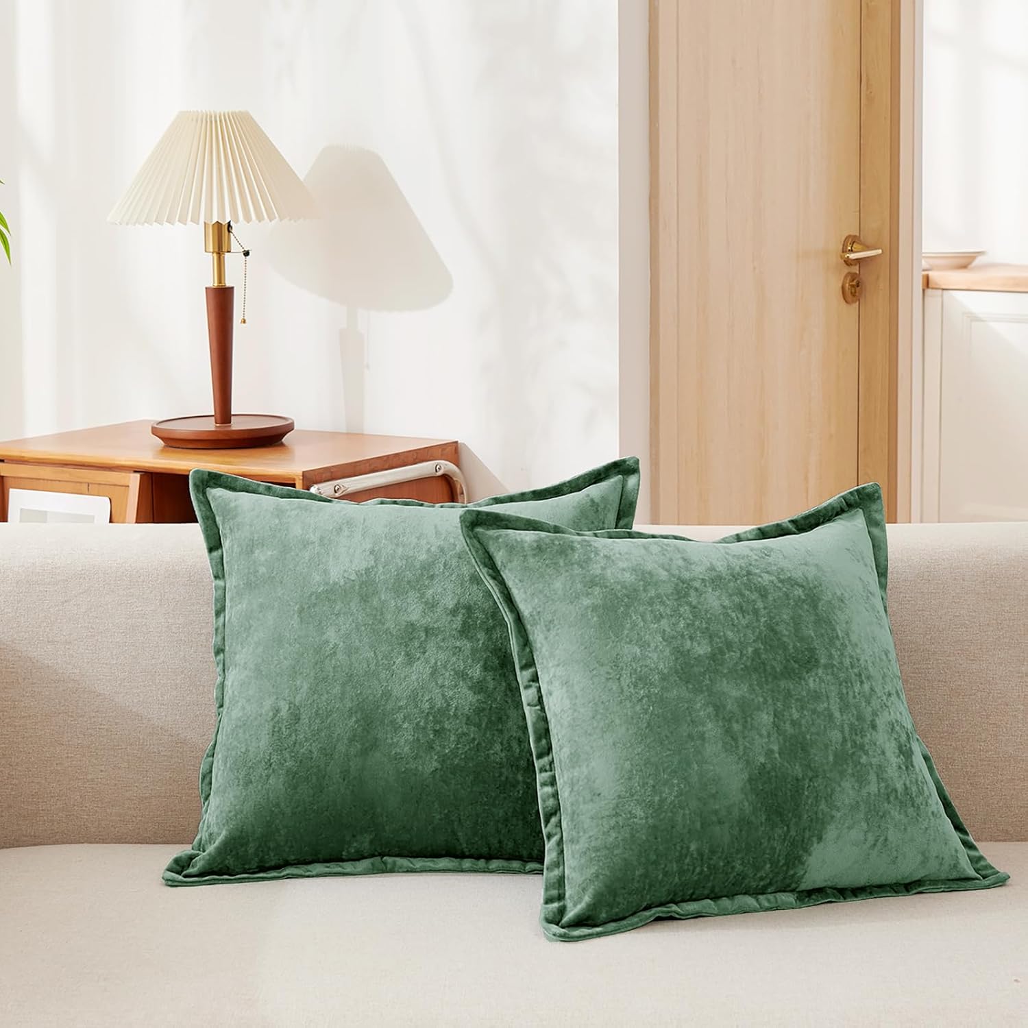 Luxurious Velvet Throw Pillow Covers 20x20 Set of 2 Decorative Pillow Covers Solid Square Cushion Case for Sofa Couch Bedroom Farmhouse, Green
