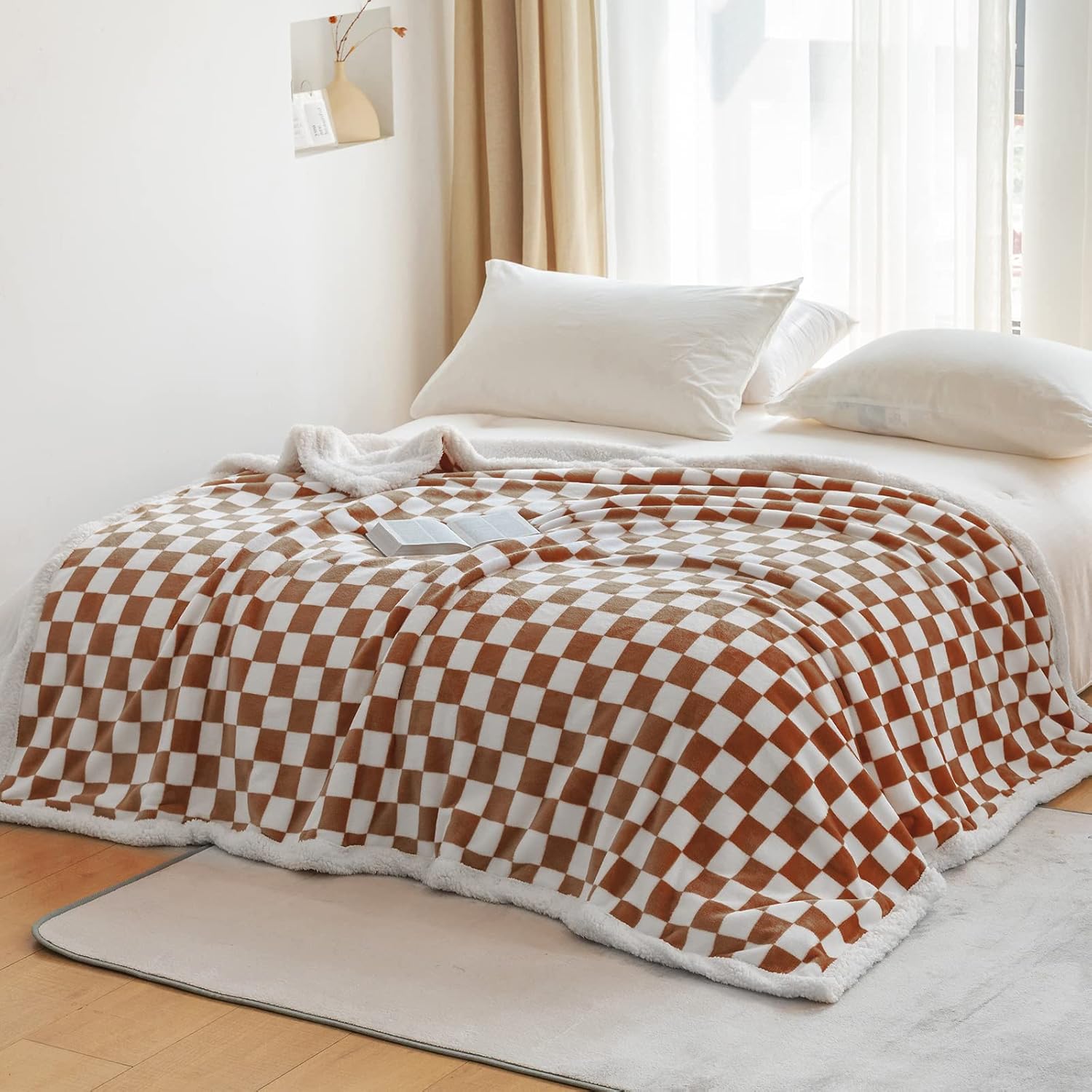 LOMAO Sherpa Throw Blanket Fleece Blanket with Checkered Pattern Soft Thick Blanket for Couch, Bed, Sofa Luxurious Warm and Cozy for All Seasons (Maple Brown, 60"x80")