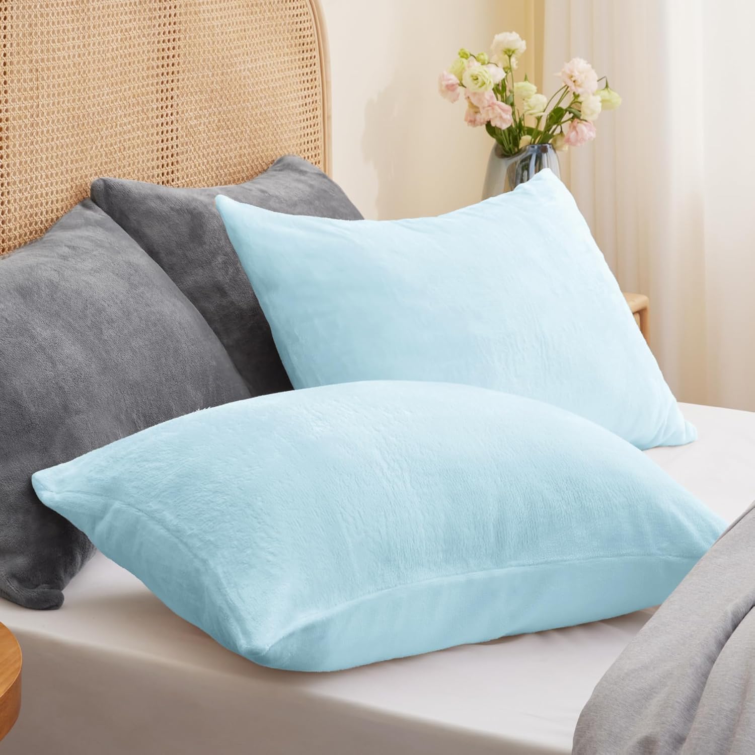 BEDELITE Flannel King Size Pillow Cases Set of 2, Super Soft Fleece Pillowcases with Zipper for Bedroom, Sofa, Couch,Luxury Cozy Fuzzy Velvet Pillow Shams for All Seasons(20x40 Inches,Blue)