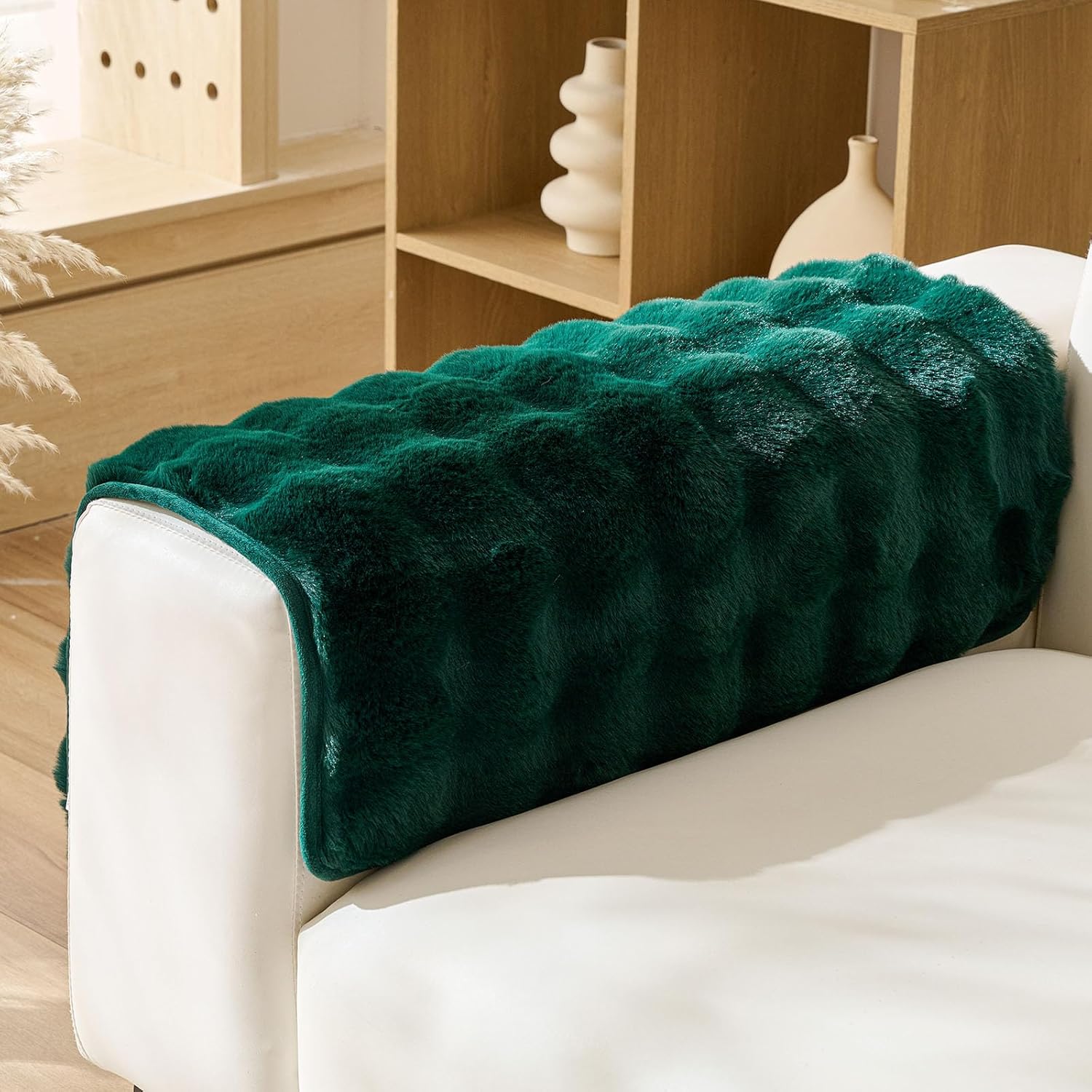 Christmas Faux Fur Armrest Cover Backrest Cover Fuzzy Plush Thick Bubble Sofa Cover Luxury Soft Cozy Couch Cover Anti-Slip Sofa Slipcover Washable Furniture Protector (Dark Green,28"x28")