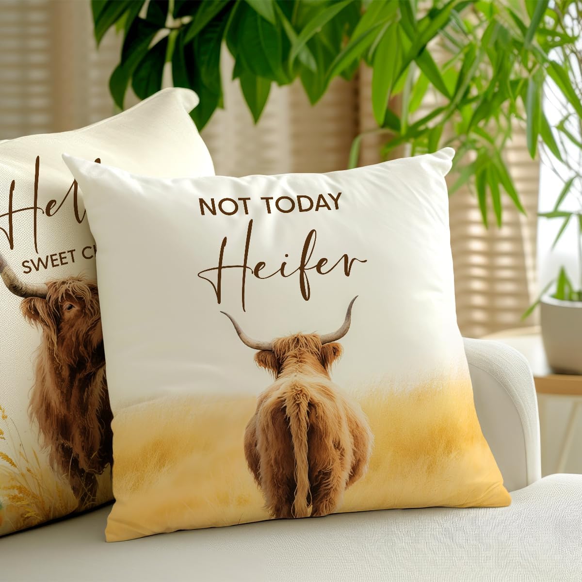 2 Pcs Highland Western Cow Decor Throw Pillow Cases, Farm Square Decorative Pillow Cover, Linen Decorations Cushion Case for Sofa Couch for Couch Sofa Bed Bedroom Living Room Office Home Decor