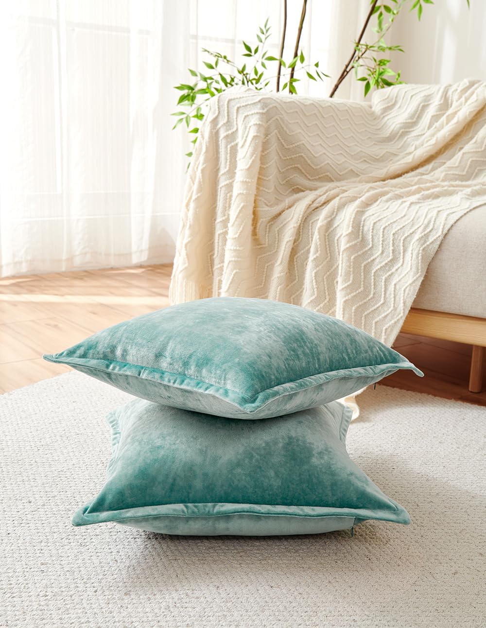Luxurious Velvet Throw Pillow Covers 20x20 Set of 2 Decorative Pillow Covers Solid Square Cushion Case for Sofa Couch Bedroom Farmhouse, Aqua Green