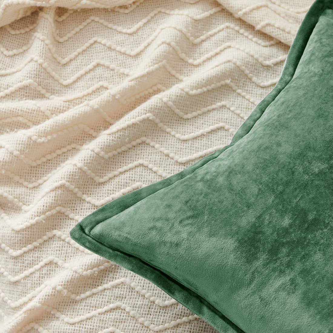 Luxurious Velvet Throw Pillow Covers 20x20 Set of 2 Decorative Pillow Covers Solid Square Cushion Case for Sofa Couch Bedroom Farmhouse, Green