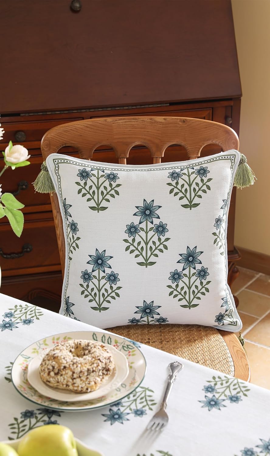 ISAENNE Design Fresh Linen Square Throw Pillow Covers 18"x18", French White Cottage Cushion Covers with Blue Floral Branches Pattern Decor Pillowcases for Bed,Living Room,Outdoor,Car