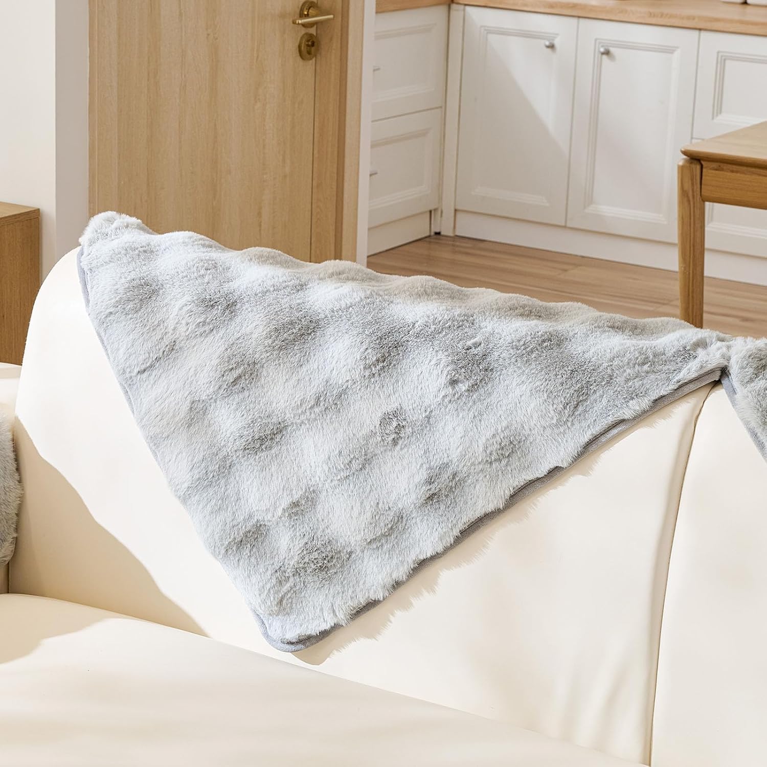 Faux Fur Armrest Cover Backrest Cover Fuzzy Plush Thick Bubble Sofa Cover Luxury Soft Cozy Couch Cover Anti-Slip Sofa Slipcover Washable Furniture Protector (Light Grey,28"x28")