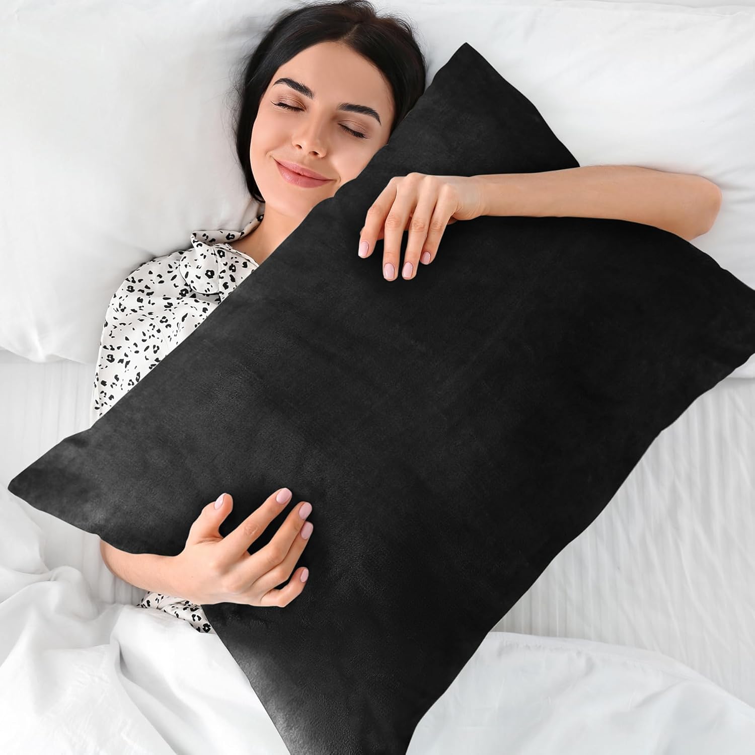 BEDELITE Flannel King Size Pillow Cases Set of 2, Super Soft Fleece Pillowcases with Zipper for Bedroom, Sofa, Couch,Luxury Cozy Fuzzy Velvet Pillow Shams for All Seasons(20x36 Inches,Black)