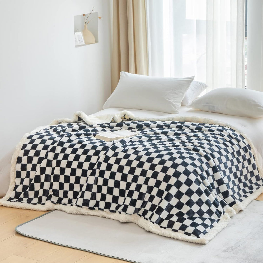 LOMAO Sherpa Throw Blanket Fleece Blanket with Checkered Pattern Soft Thick Blanket for Couch, Bed, Sofa Luxurious Warm and Cozy for All Seasons (Black, 60"x80")