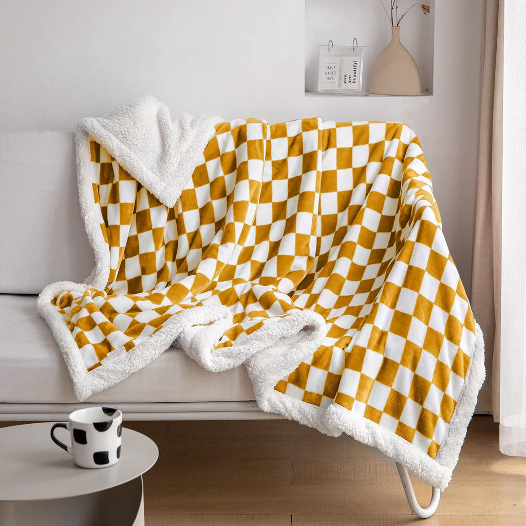 LOMAO Sherpa Throw Blanket Fleece Blanket with Checkered Pattern Soft Thick Blanket for Couch, Bed, Sofa Luxurious Warm and Cozy for All Seasons (Yellow, 51"x63")
