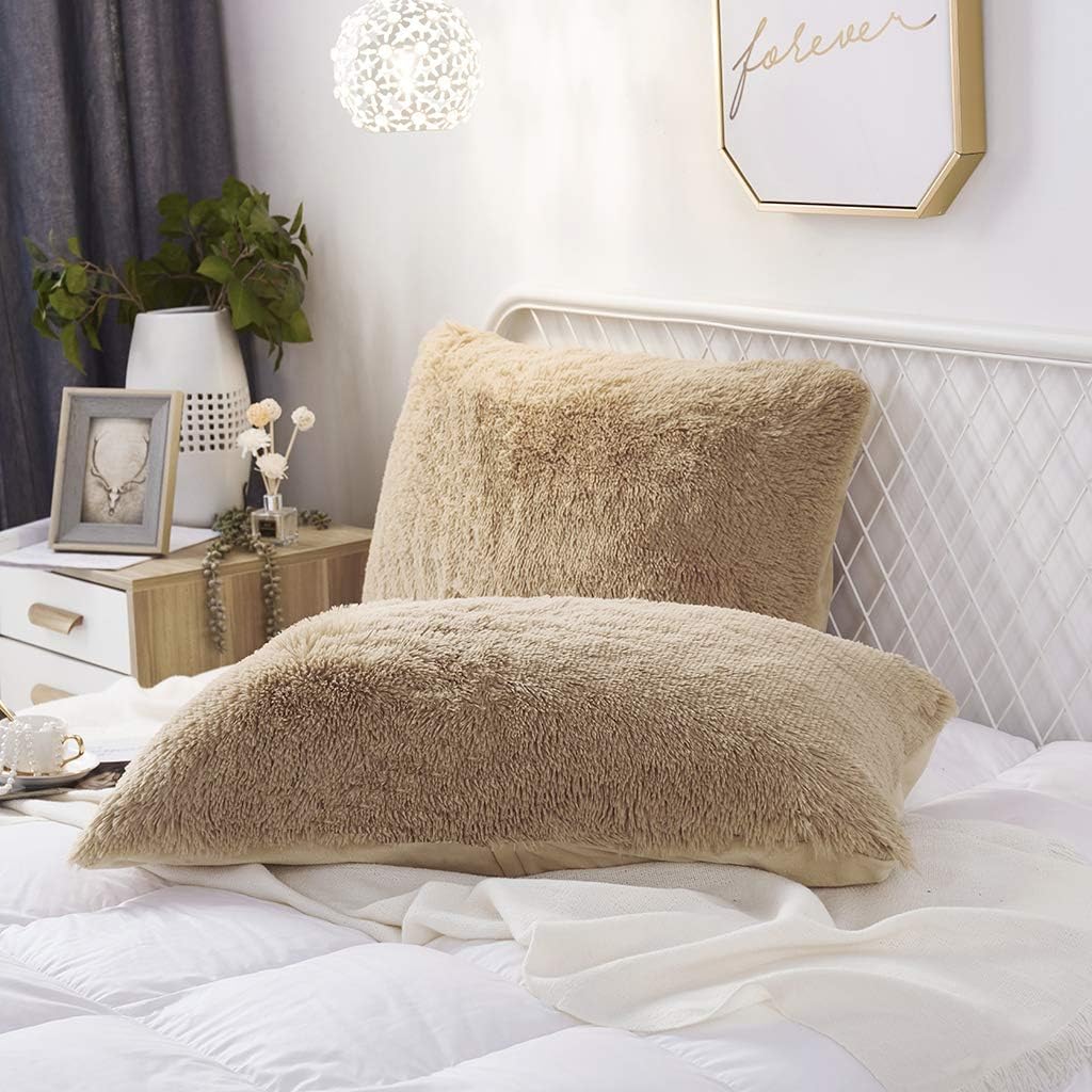 Uhamho Set of 2 Faux Fur Throw Pillow Covers Soft Velvet Decorative Pillowcases Zipper Closure (Camel, 20"x36")