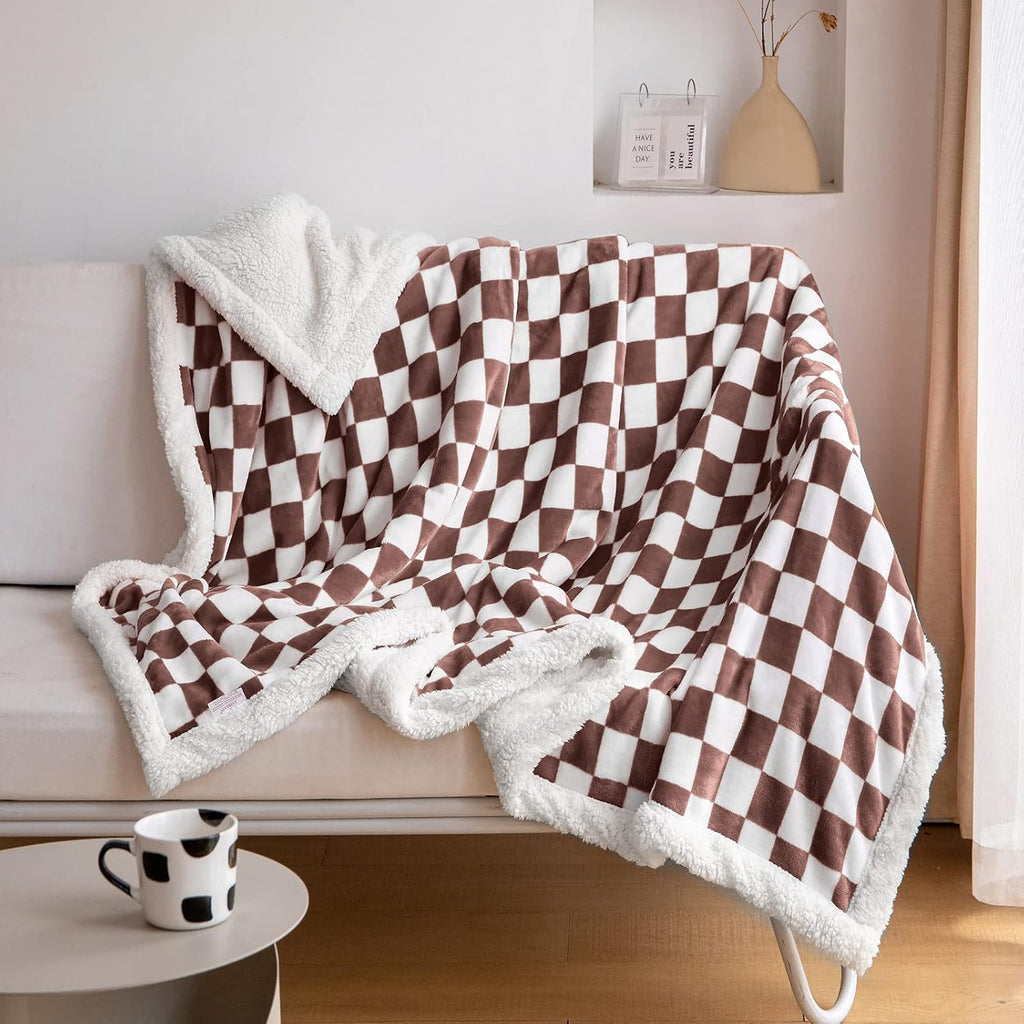 LOMAO Sherpa Throw Blanket Fleece Blanket with Checkered Pattern Soft Thick Blanket for Couch, Bed, Sofa Luxurious Warm and Cozy for All Seasons (Coffee, 60"x80")