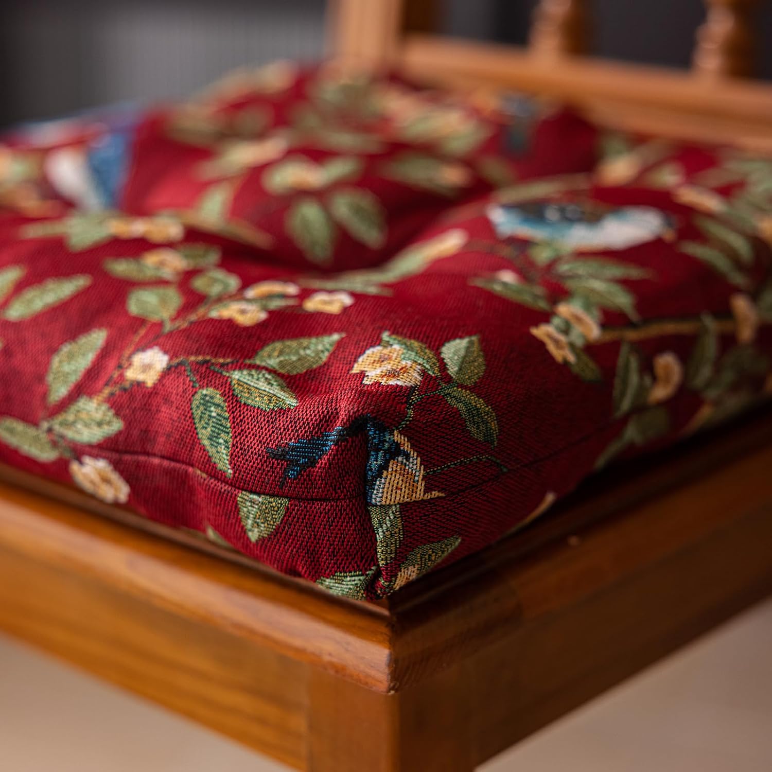 vctops Farmhouse Bird Print Chair Cushions with Ties U-Shaped Soft Comfortable Chair Pads Non Slip Seat Cushions for Indoor Dining Room and Kitchen Chairs (Red,16"x16")