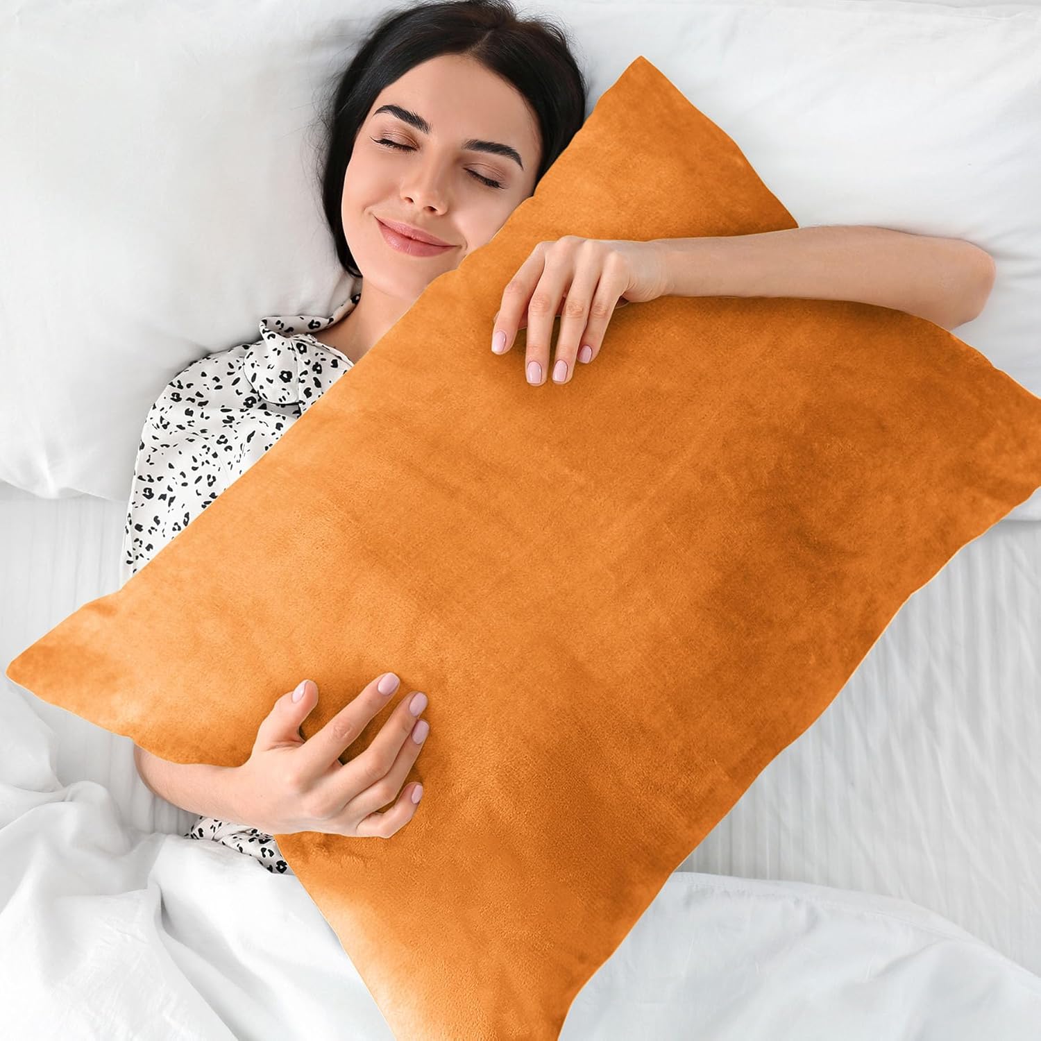 BEDELITE Flannel Pillowcases Standard Set of 2, Super Soft Fleece Pillow Case Cover with Zipper for Bedroom, Sofa, Luxury Cozy Fuzzy Velvet Pillow Shams for All Seasons(20x26 Inches, Burnt Orange)