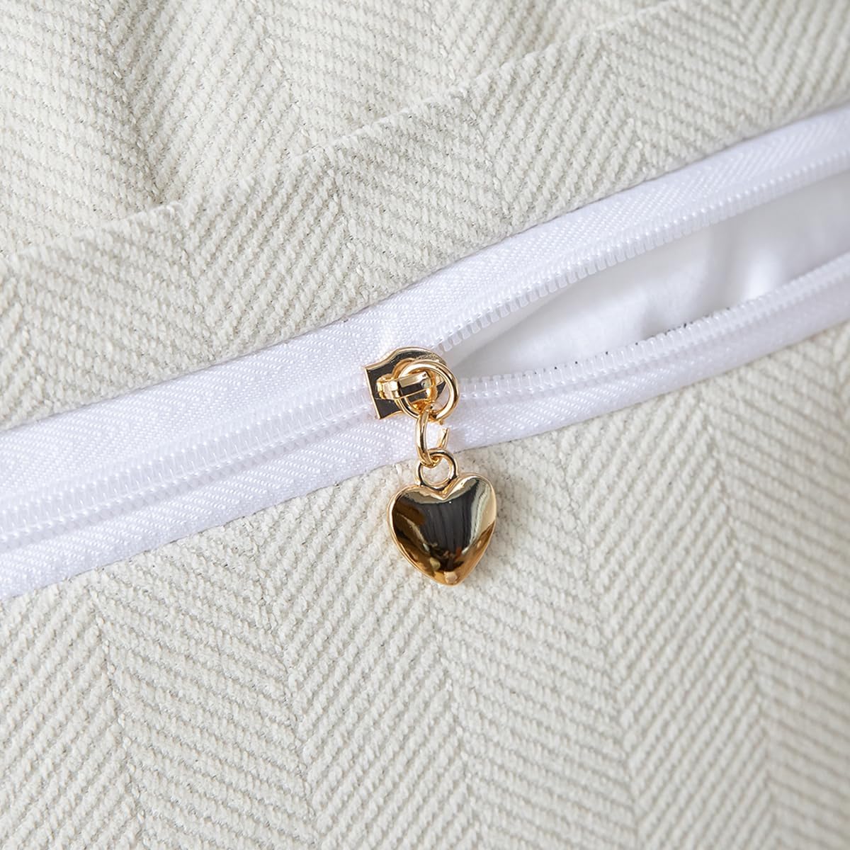 Set of 2 Decorative Fringe Throw Pillow Covers Chenille Pillow Covers Elegant Design Pillowcase Soft Tassels Cushion Cover for Couch Bed Home Decor,18×18 Inch,Cream White