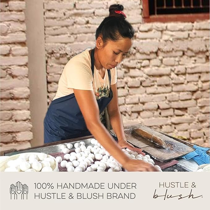 Wool Felt Balls 3 Pack Love Ewe Pet Supplies - 2 in Felted Wool Cat Toys 100% New Zealand Wools Felt Cat Toys Handmade Wools Felts Balls - Cats Felts Ball, Colorful Ball - Flower and Bee