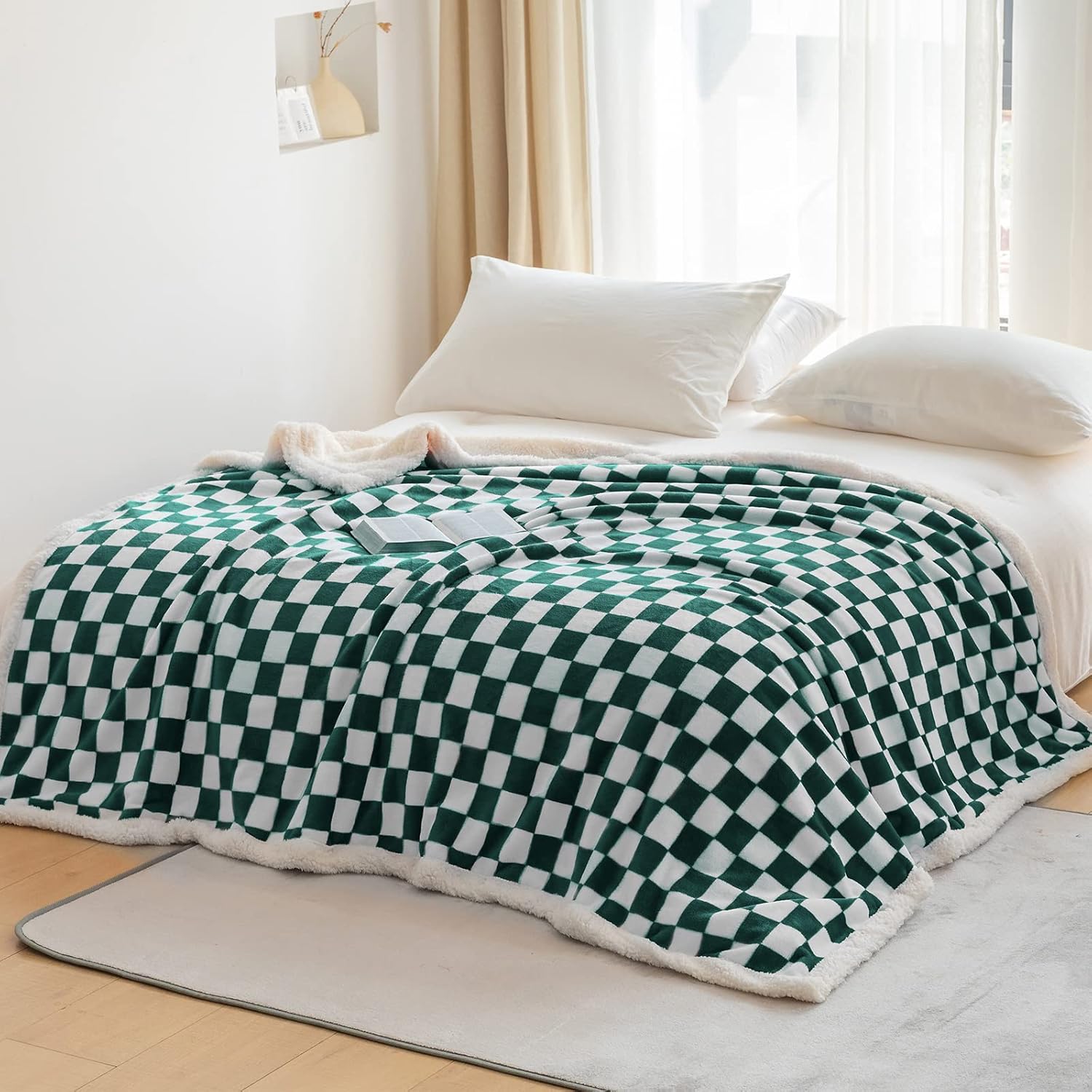 LOMAO Sherpa Throw Blanket Fleece Blanket with Checkered Pattern Soft Thick Blanket for Couch, Bed, Sofa Luxurious Warm and Cozy for All Seasons (Green, 51"x63")
