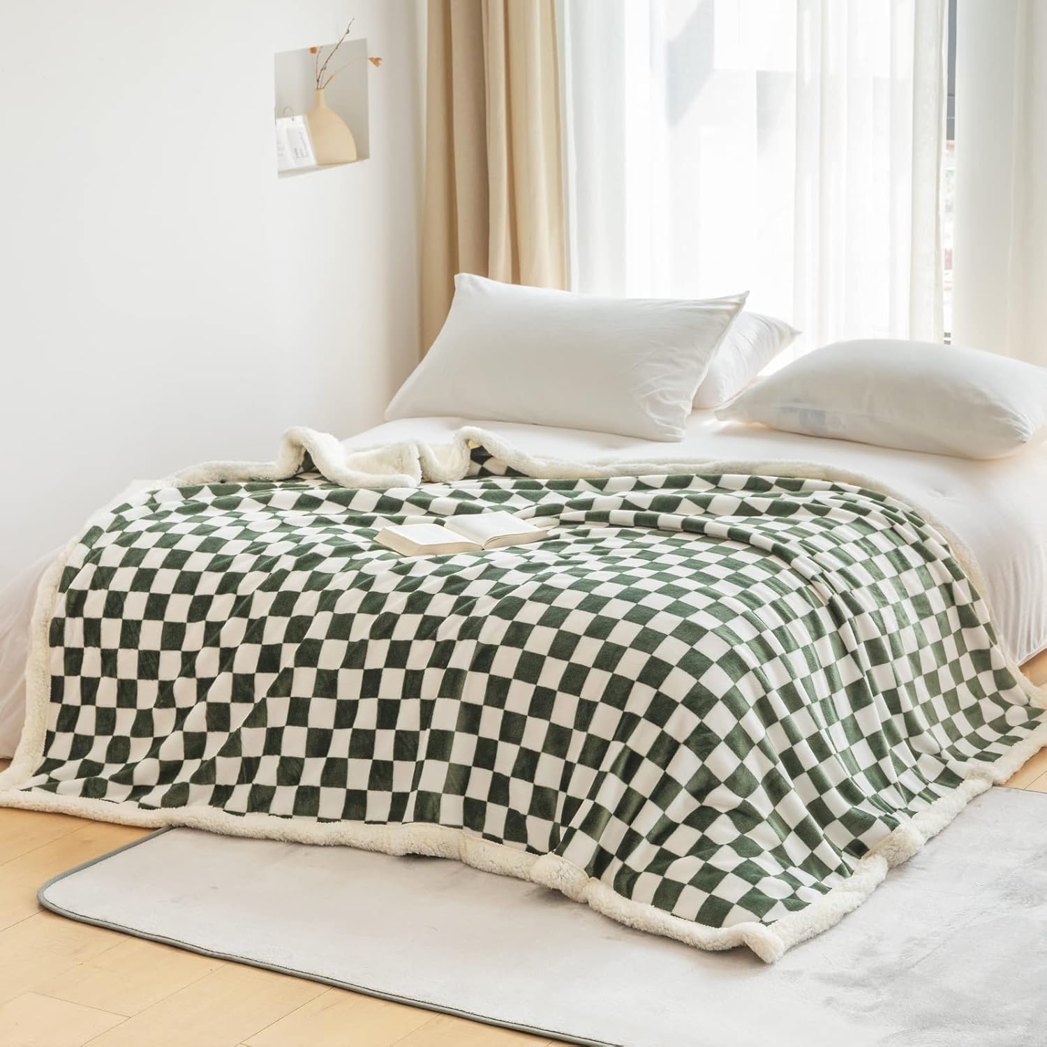 LOMAO Sherpa Throw Blanket Fleece Blanket with Checkered Pattern Soft Thick Blanket for Couch, Bed, Sofa Luxurious Warm and Cozy for All Seasons (Dark Olive, 51"x63")