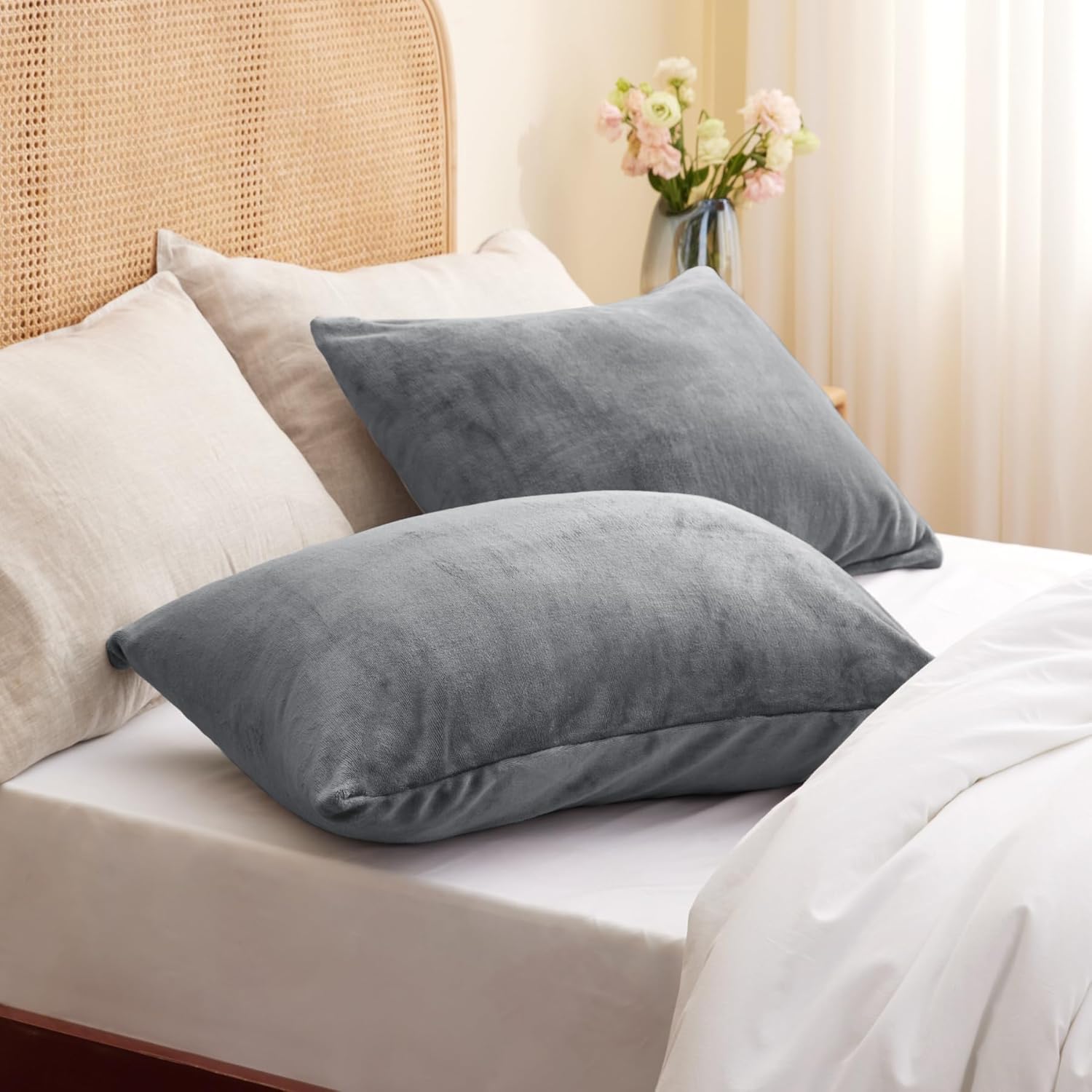 BEDELITE Flannel King Size Pillow Cases Set of 2, Super Soft Fleece Pillowcases with Zipper for Bedroom, Sofa, Couch,Luxury Cozy Fuzzy Velvet Pillow Shams for All Seasons(20x36 Inches,Gray)