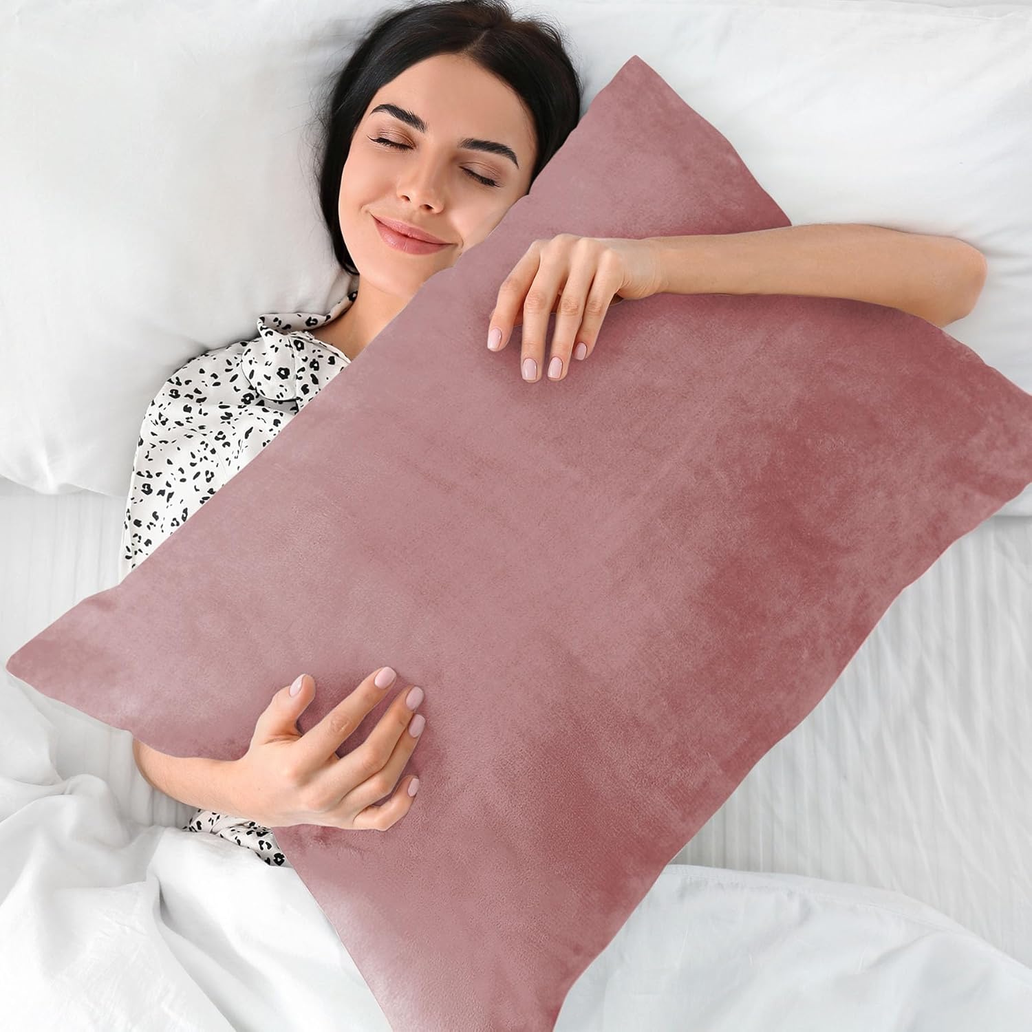 BEDELITE Flannel Pillow Cases Queen Size Set of 2, Super Soft Fleece Pillowcases with Zipper for Bedroom, Sofa, Luxury Cozy Fuzzy Velvet Pillow Shams for All Seasons(20x30 Inches,Dusty Pink)