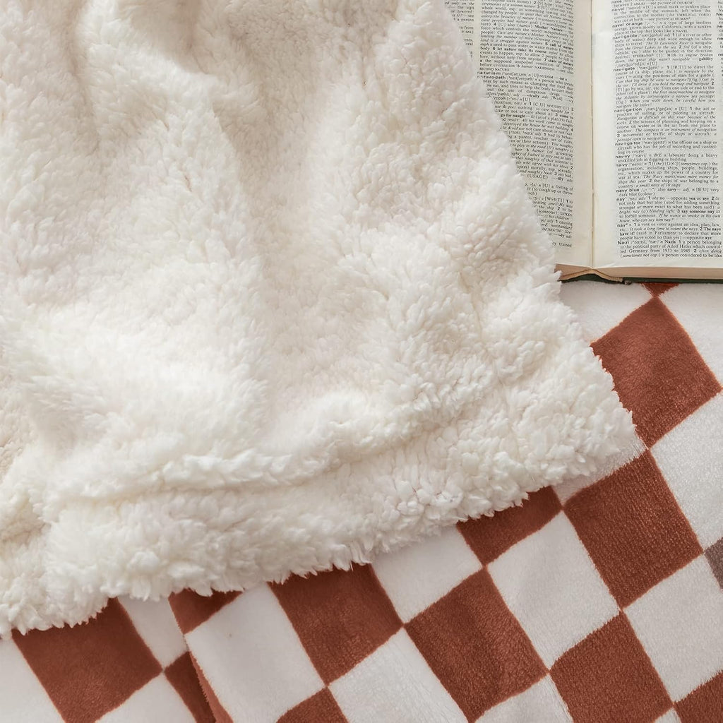 LOMAO Sherpa Throw Blanket Fleece Blanket with Checkered Pattern Soft Thick Blanket for Couch, Bed, Sofa Luxurious Warm and Cozy for All Seasons (Maple Brown, 60"x80")