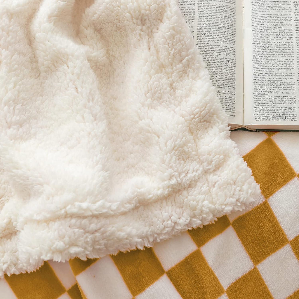 LOMAO Sherpa Throw Blanket Fleece Blanket with Checkered Pattern Soft Thick Blanket for Couch, Bed, Sofa Luxurious Warm and Cozy for All Seasons (Yellow, 60"x80")