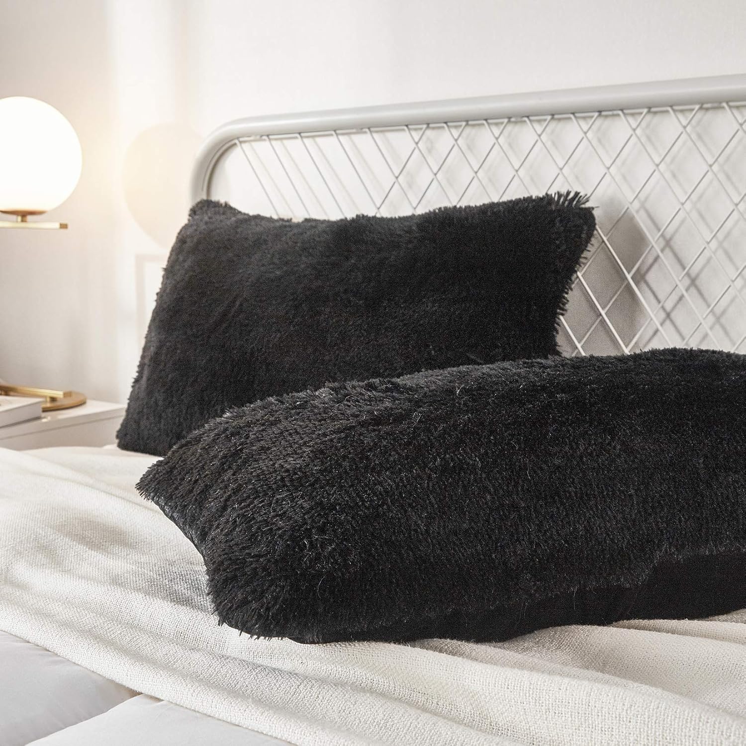 Uhamho Set of 2 Faux Fur Throw Pillow Covers Soft Velvet Decorative Pillowcases Zipper Closure (Black, 20"x36")