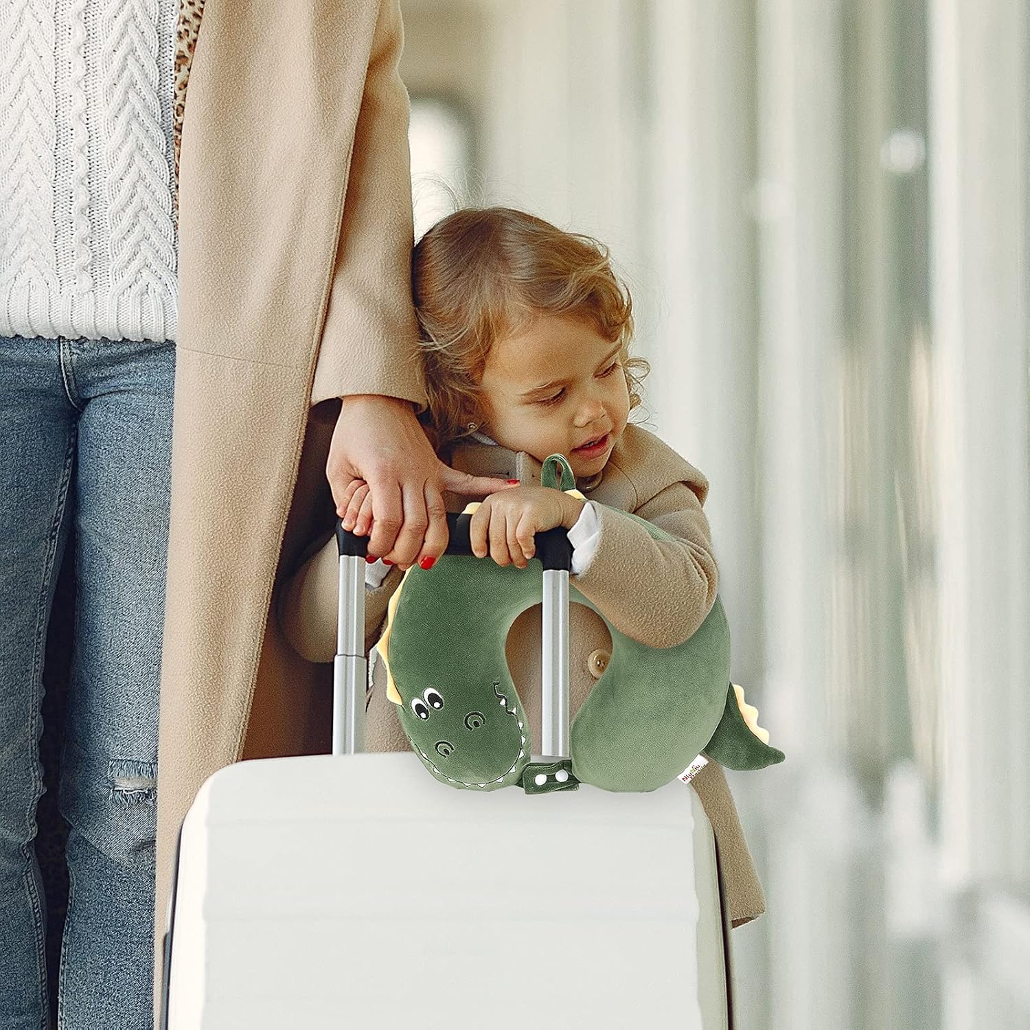 Niuniu Daddy Crocodile Kids Travel Neck Pillows for 3-8 Years Old, Soft Memory Foam Neck Support Pillows for Airplane, Car Seat, Travel Essentials for Kids Children Boys Girls Road Trip Sleeping