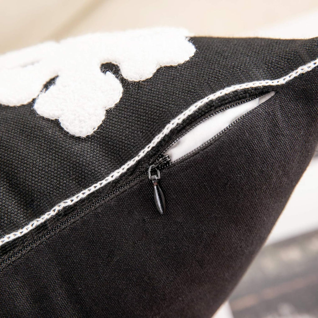 MIULEE Pack of 2 Christmas Decorative Snowflake Throw Pillow Covers Canvas Embroidery Winter Cushion Cases Holiday Decor Soft Pillowcases for Winter Couch Sofa Bedroom Car（Black, 18x18in）