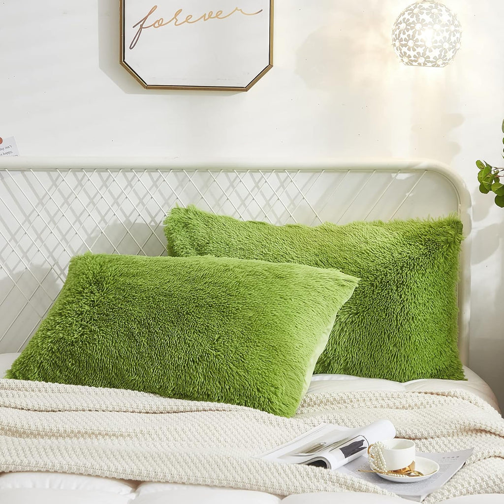 Uhamho Set of 2 Standard Faux Fur Throw Pillow Covers Soft Velvet Decorative Pillowcases Zipper Closure (Apple Green, 20"x26")