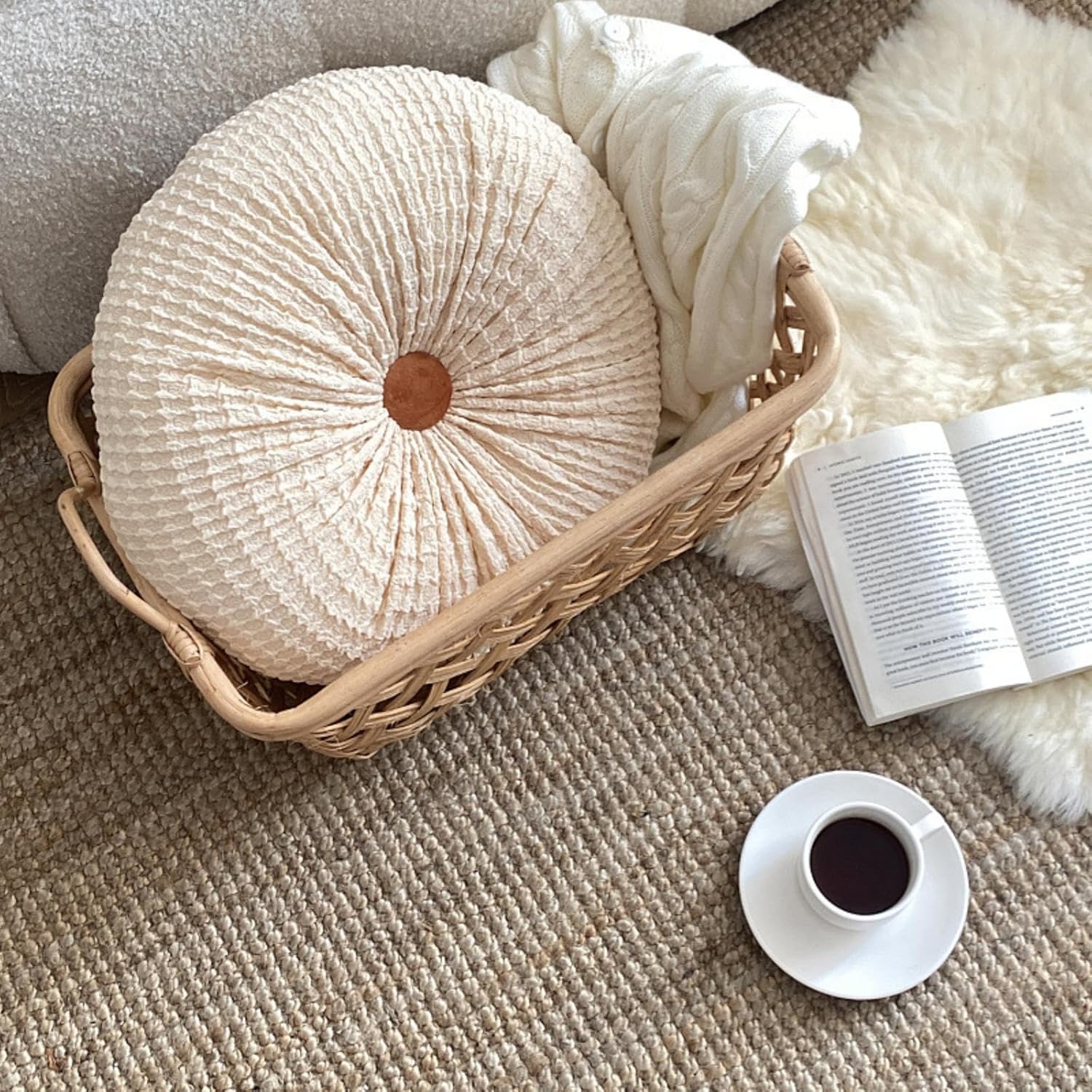 Round Throw Pillow, 15" Velvet Decorative Pleated Pumpkin Round Pillow Cushion Floor Pillows for Sofa Couch Bed Chair Living Room Floor Car Decorations, Beige