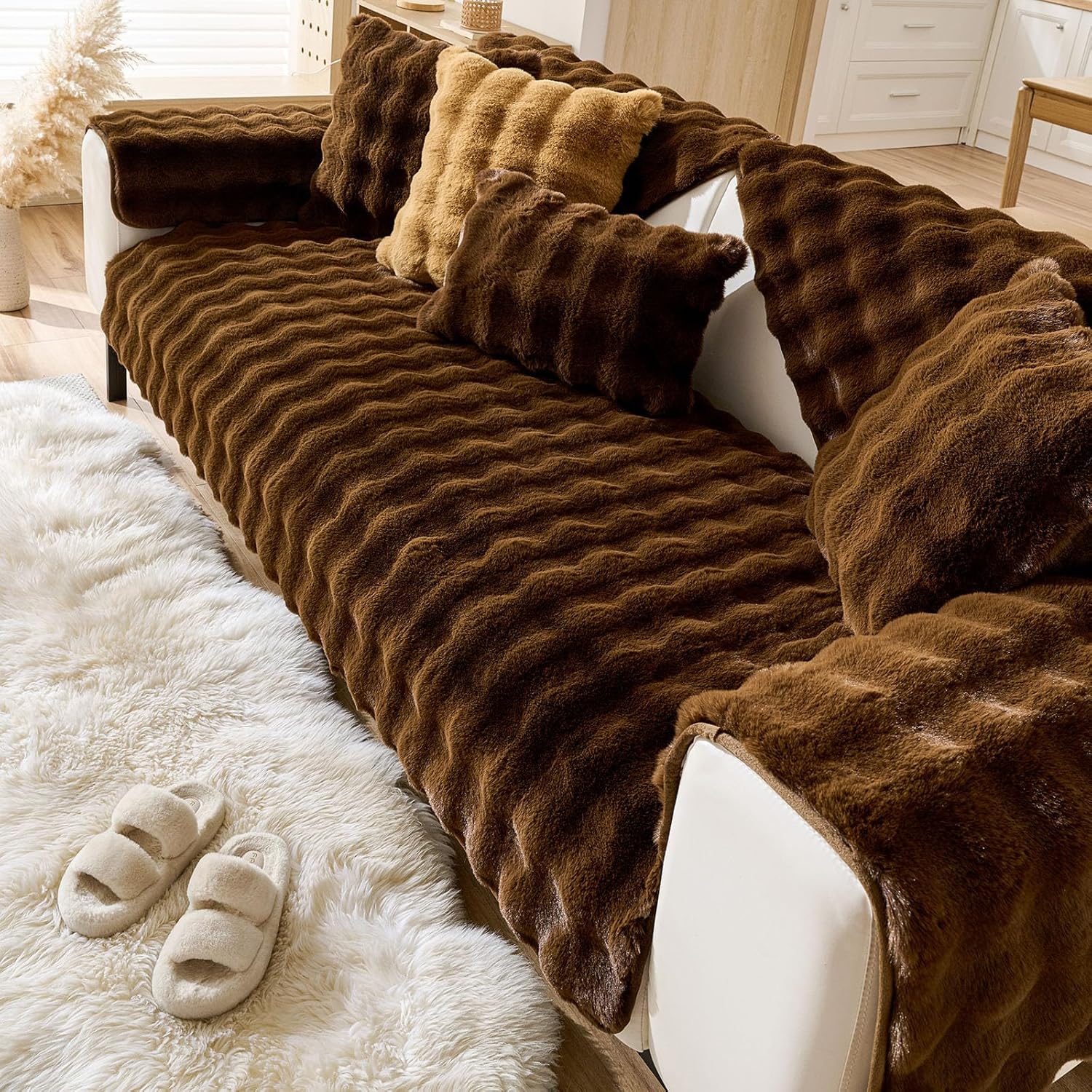 Faux Fur Armrest Cover Backrest Cover Fuzzy Plush Thick Bubble Sofa Cover Luxury Soft Cozy Couch Cover Anti-Slip Sofa Slipcover Washable Furniture Protector (Coffee,28"x28")