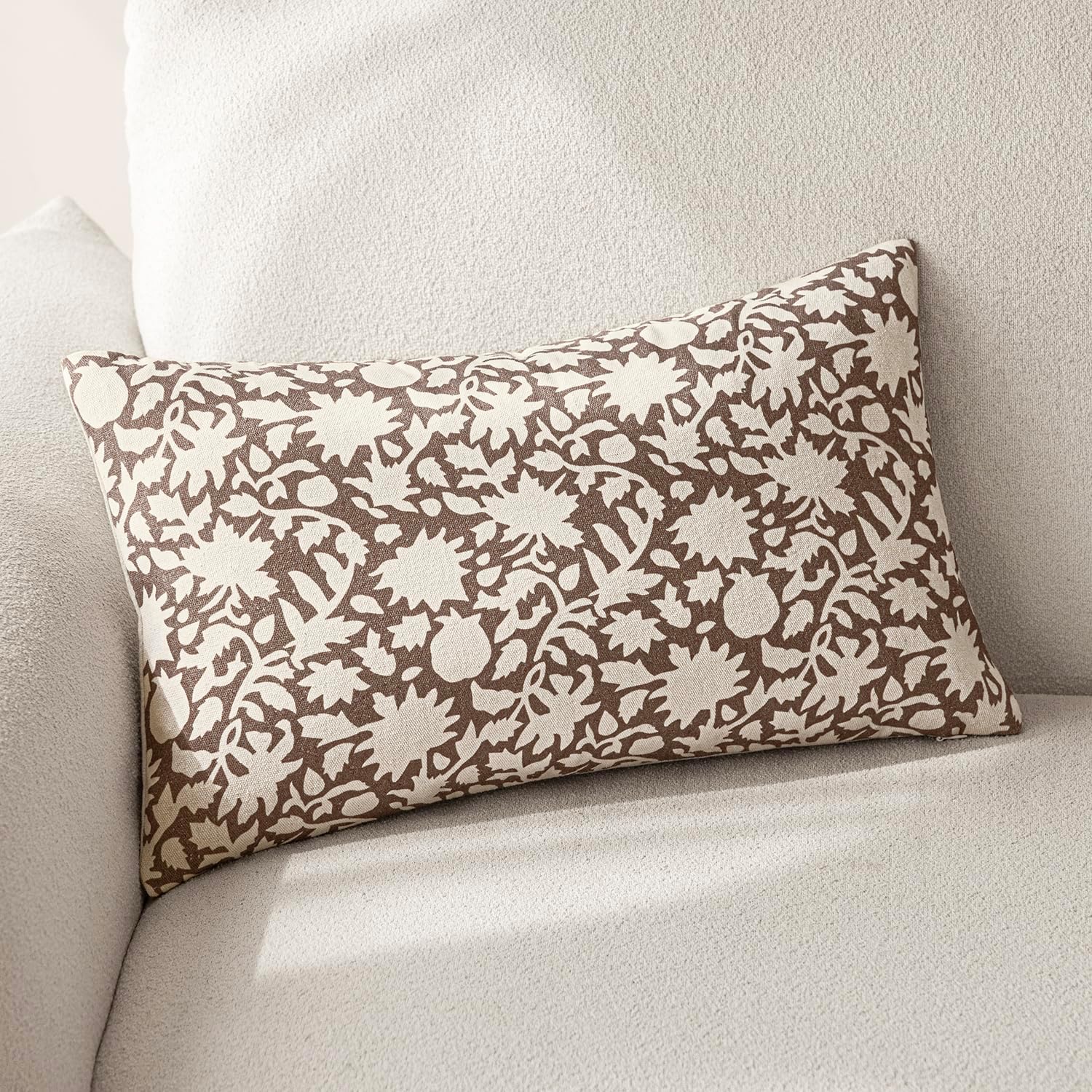 Foindtower Set of 2 Decorative Neutral Floral Lumbar Throw Pillow Covers Accent Farmhouse Cushion Covers Boho Vintage Pillowcase for Couch Sofa Bedroom Living Room Home Decor,12×20 Inch,Brown