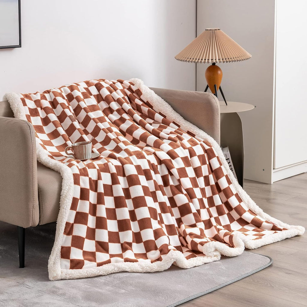 LOMAO Sherpa Throw Blanket Fleece Blanket with Checkered Pattern Soft Thick Blanket for Couch, Bed, Sofa Luxurious Warm and Cozy for All Seasons (Maple Brown, 51"x63")