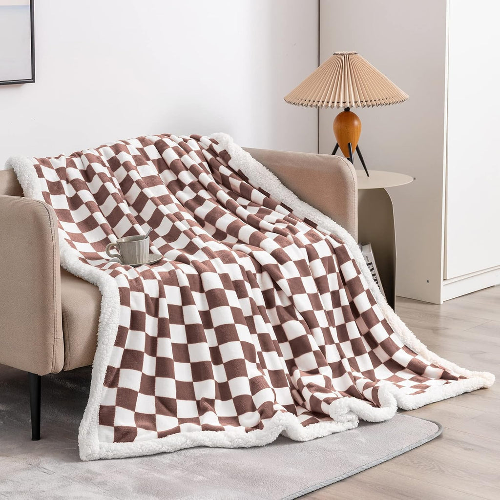 LOMAO Sherpa Throw Blanket Fleece Blanket with Checkered Pattern Soft Thick Blanket for Couch, Bed, Sofa Luxurious Warm and Cozy for All Seasons (Coffee, 51"x63")
