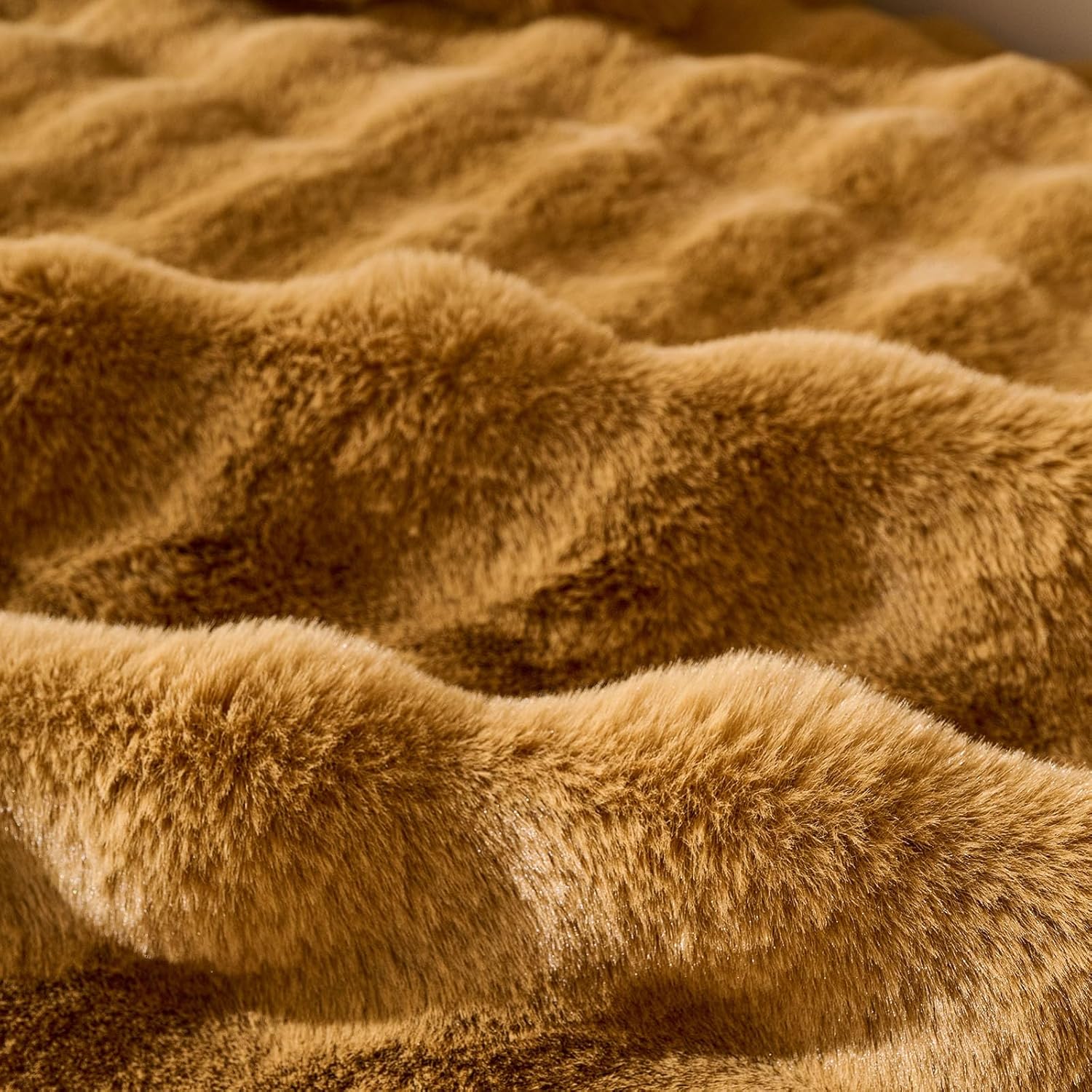 Faux Fur Decorative Throw Pillow Cover Plush Thick Bubble Pillow Covers Luxury Soft Cozy Accent Pillowcase for Spring Sofa Living Room Couch Bed (Brown Yellow,18"x18")