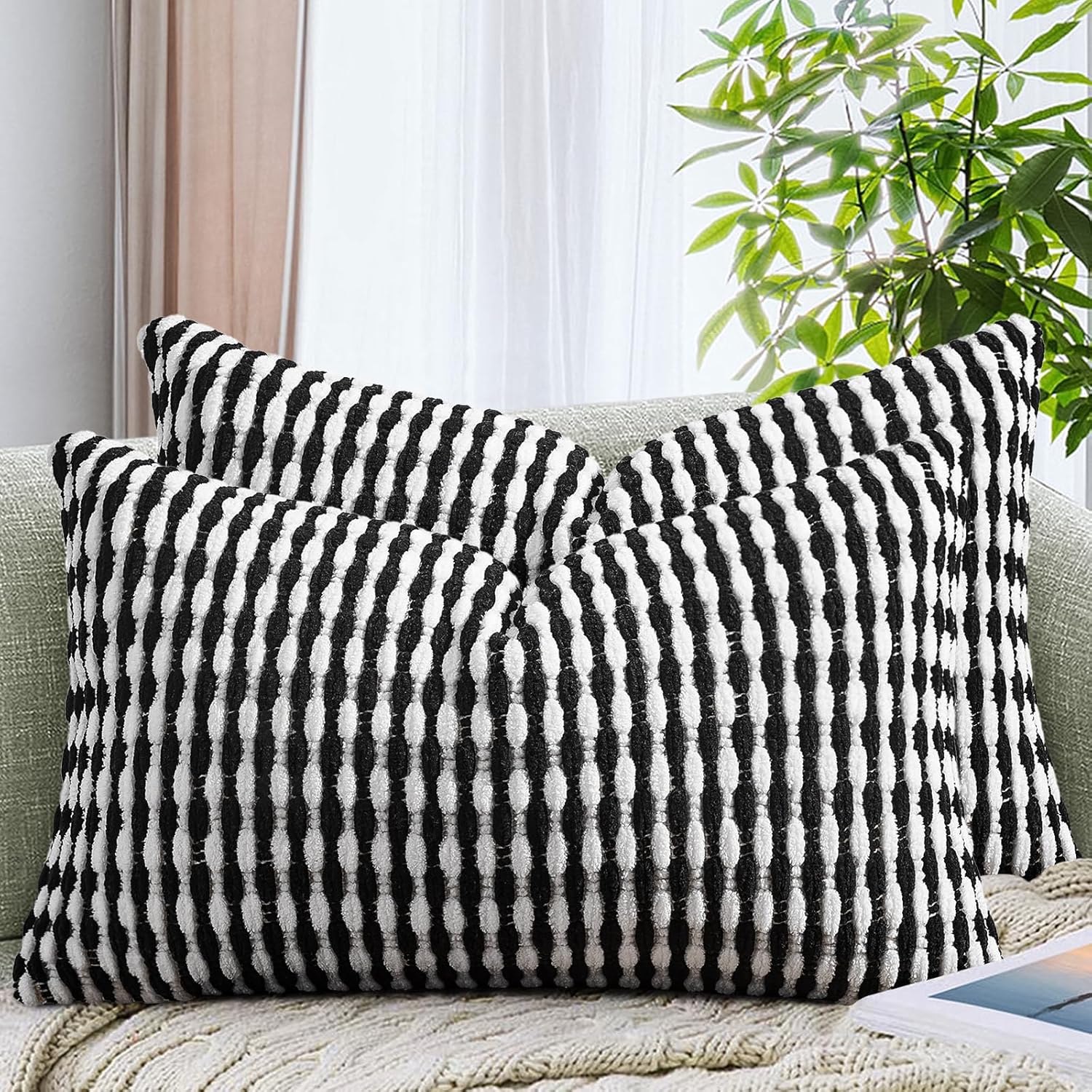 AmHoo Set of 2 Boho Chenille Pillow Cover Decorative Tufted Pillowcase for Couch Bed Sofa Bedroom Living Room Modern 12 x 20-Inch Black