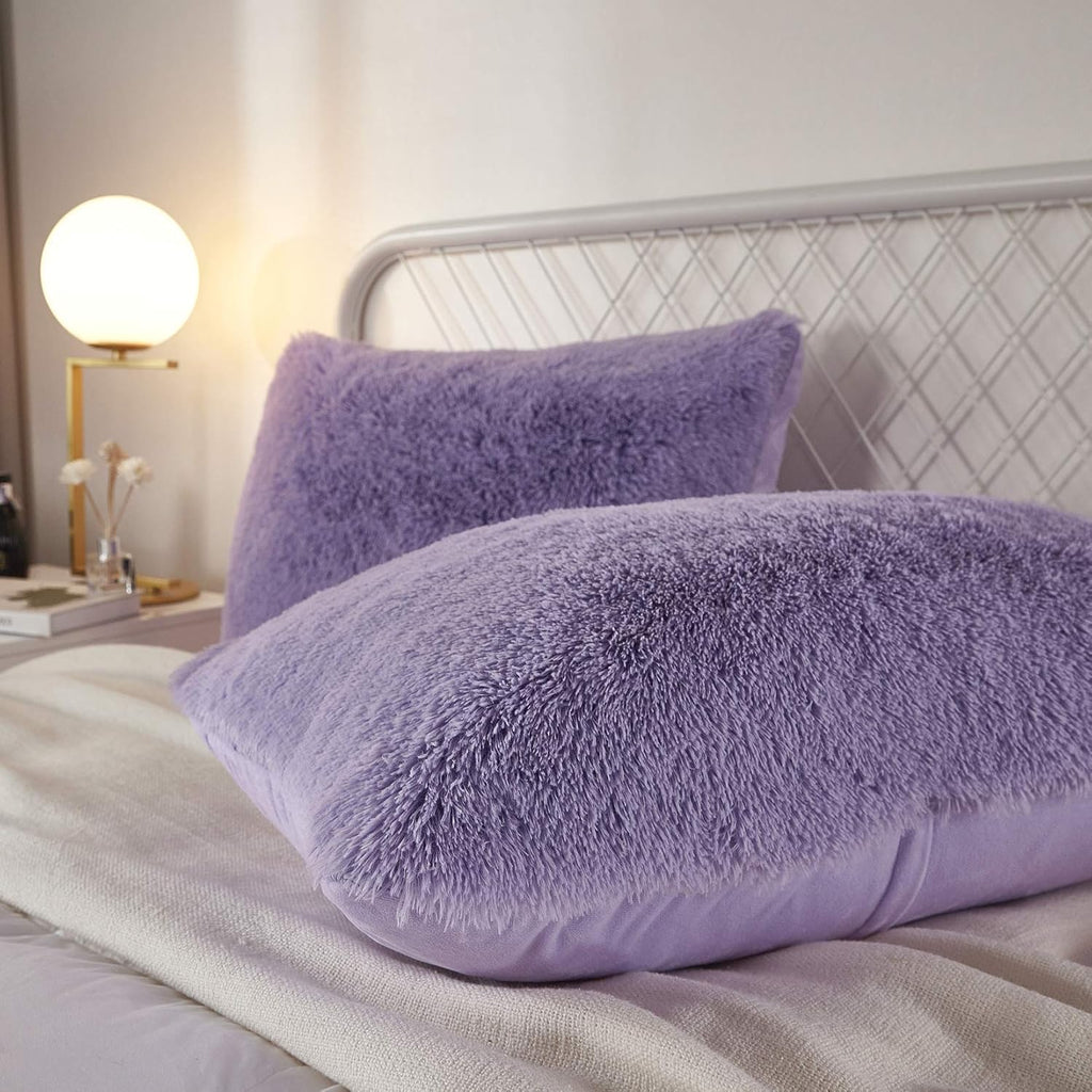 Uhamho Set of 2 Faux Fur Throw Pillow Covers Soft Velvet Decorative Pillowcases Zipper Closure (Lilac, 20"x36")