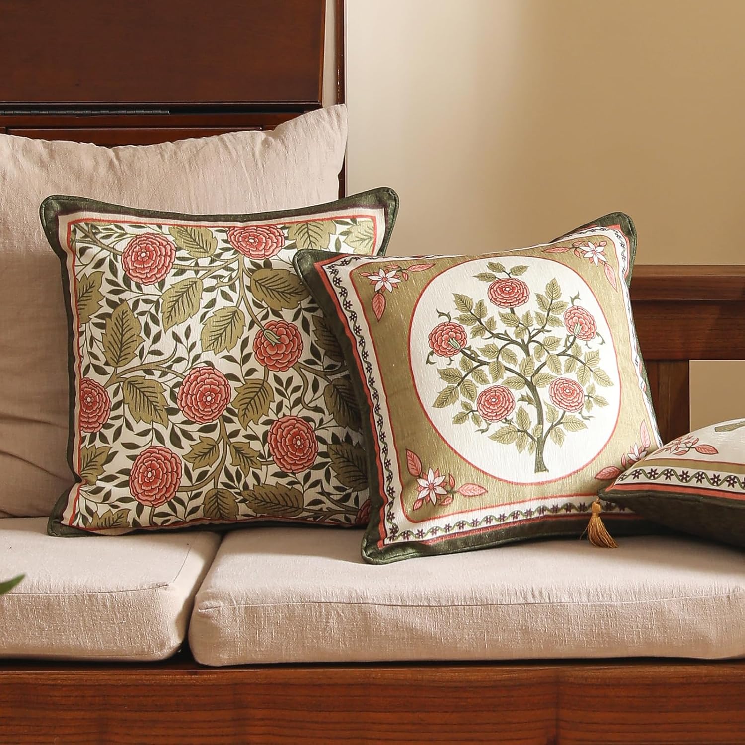 Square Throw Pillow Covers,Brown Cozy Velvet Farmhouse with Daisy and Leaves Floral Pattern Pillowcases,Decoration Pillows Cushion Covers for Couch Sofa Bed Car Chair,18"x18"