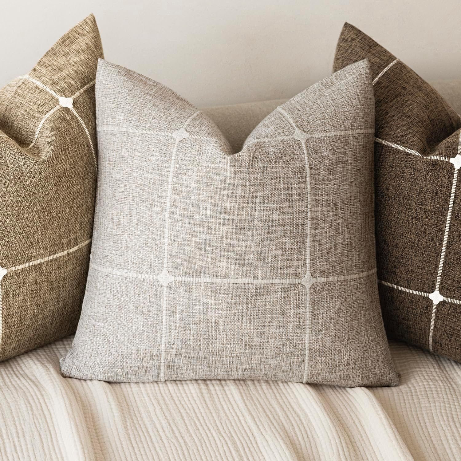 Foindtower Pack of 2 Decorative Faux Linen Jacquard Check Throw Pillow Covers Farmhouse Cushion Cover with Grid Textured Accent Pillowcase for Couch Sofa Bed Living Room Home Decor,18×18 Inch,Beige