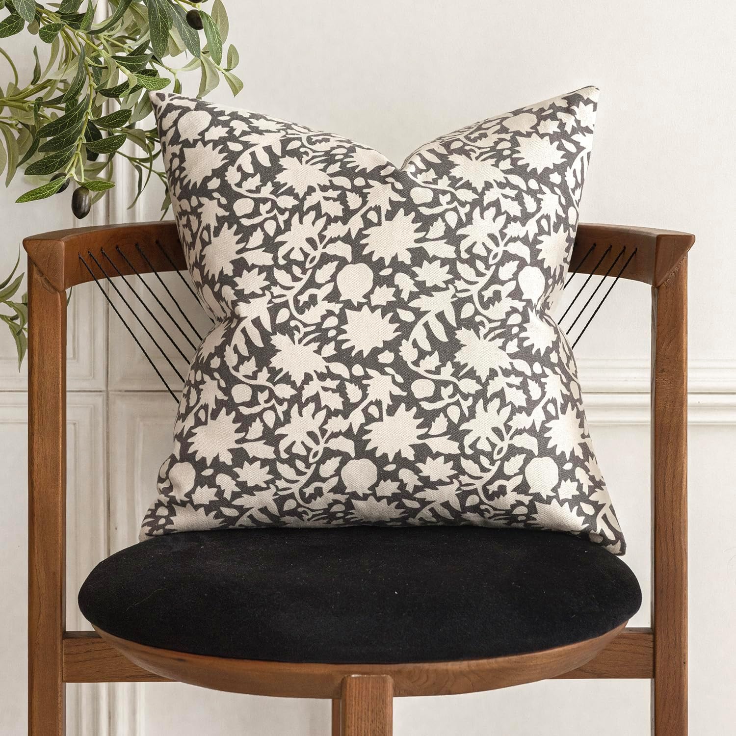 Foindtower Set of 2 Decorative Neutral Floral Throw Pillow Covers Accent Farmhouse Cushion Covers Boho Vintage Pillowcase for Couch Sofa Bedroom Living Room Home Decor,24×24 Inch,Rustic Gray