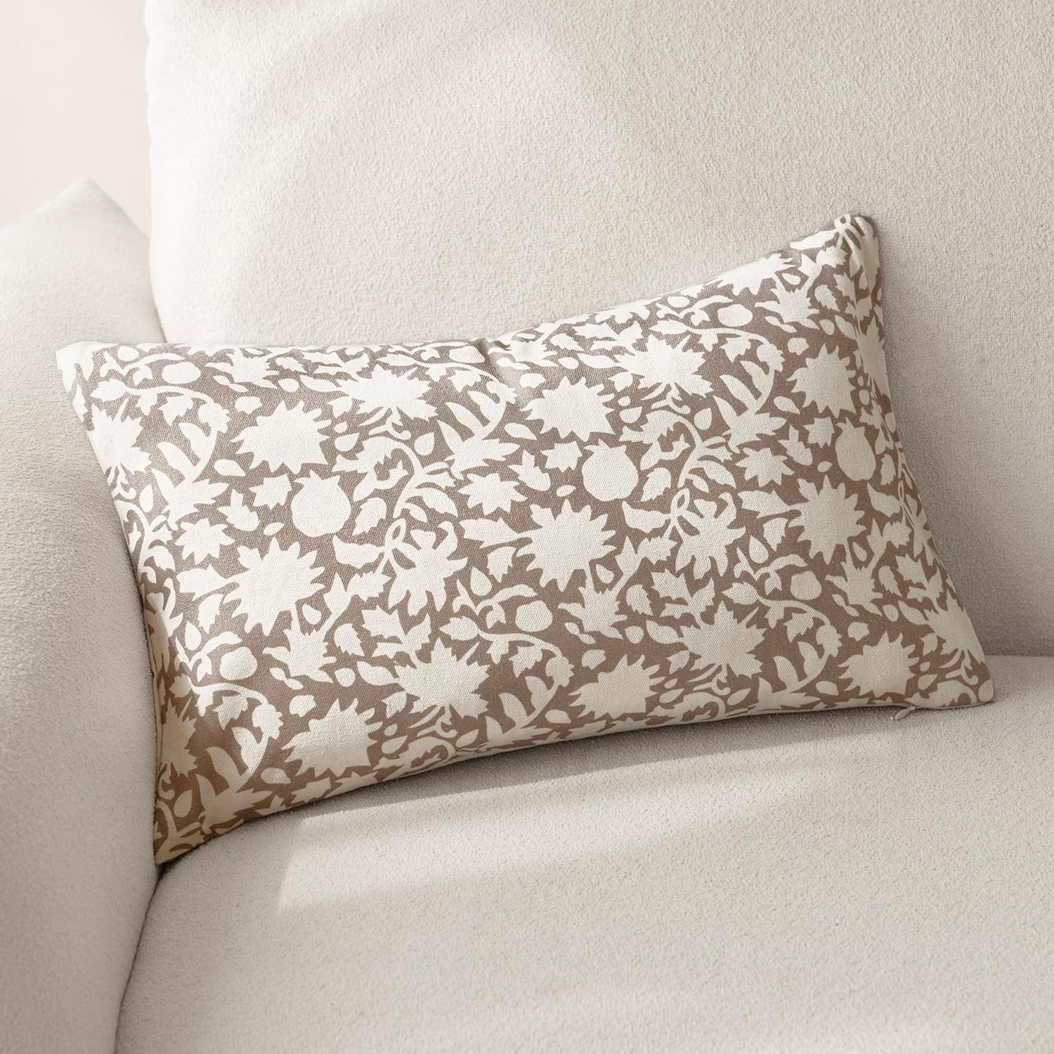 Foindtower Set of 2 Decorative Neutral Floral Lumbar Throw Pillow Covers Accent Farmhouse Cushion Covers Boho Vintage Pillowcase for Couch Sofa Bedroom Living Room Home Decor,12×20 Inch,Tan