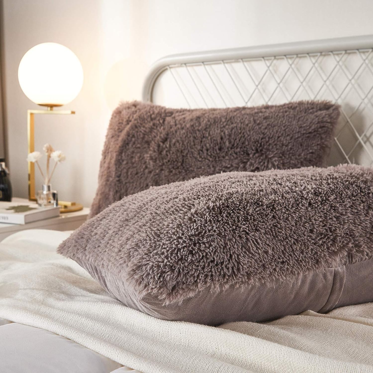 Uhamho Set of 2 Faux Fur Throw Pillow Covers Soft Velvet Decorative Pillowcases Zipper Closure (Purplish Taupe, 20"x36")