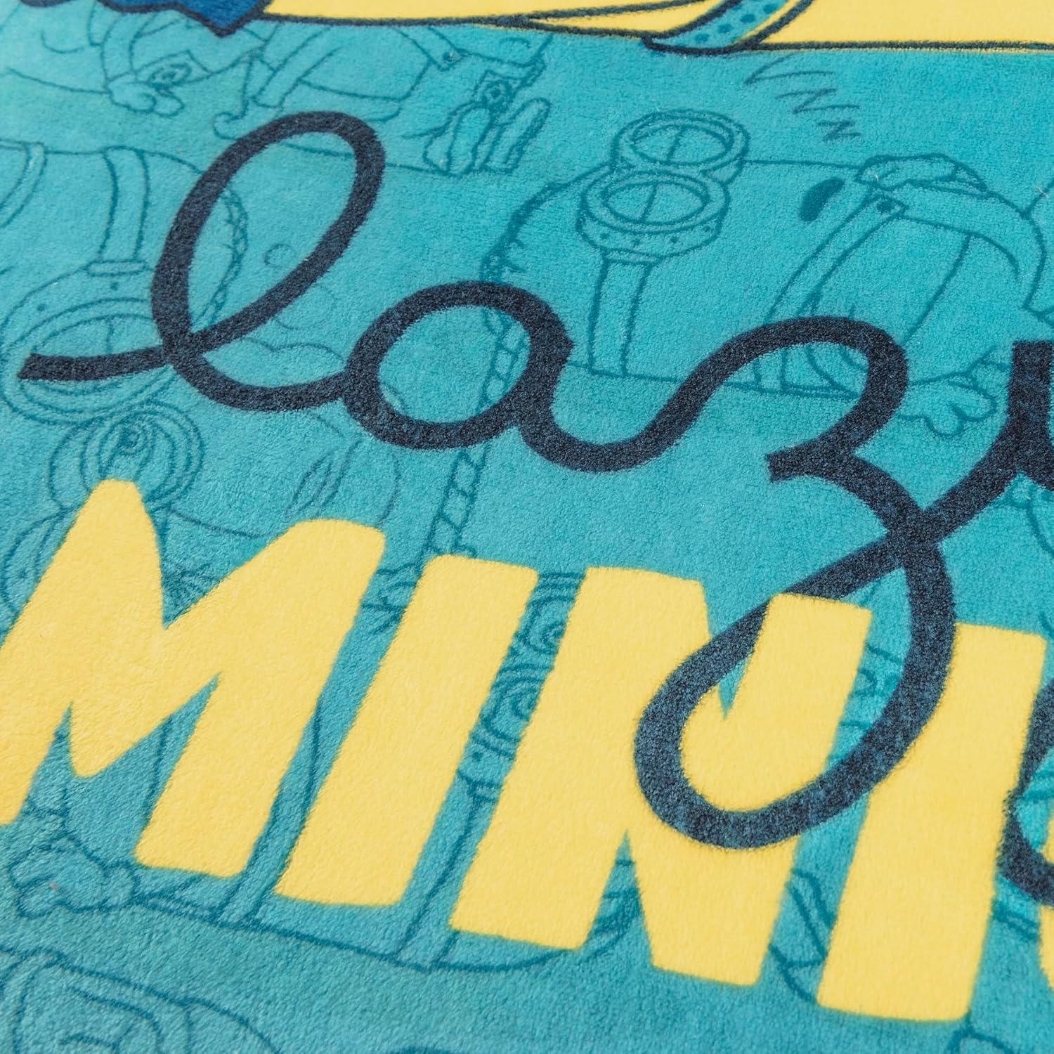 ZippySack Twin Bed Zip-Up Bedding – Super Soft Fleece Fitted Blanket with Side Pocket & Durable Zipper – Easy Bed-Making for Kids (Minions)