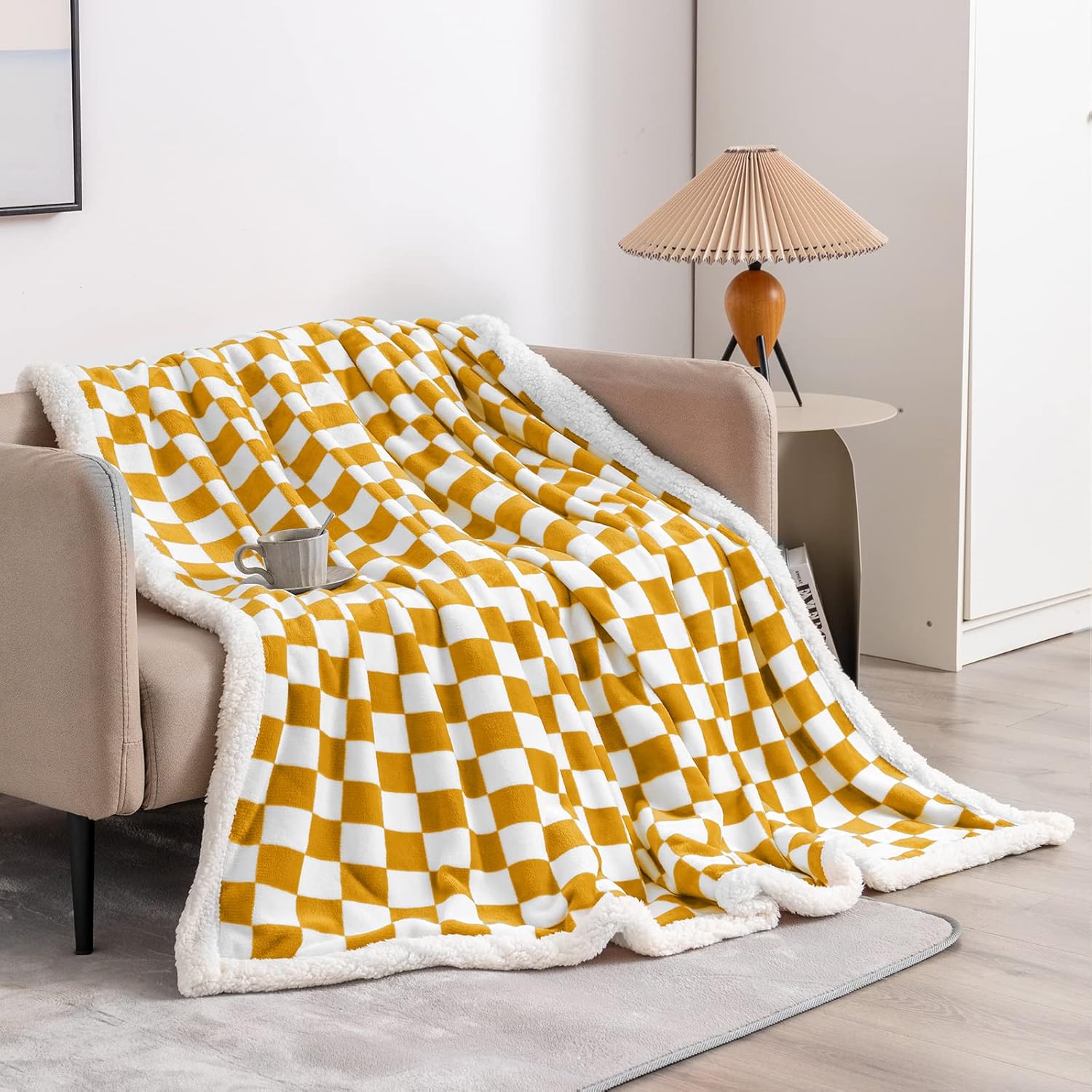 LOMAO Sherpa Throw Blanket Fleece Blanket with Checkered Pattern Soft Thick Blanket for Couch, Bed, Sofa Luxurious Warm and Cozy for All Seasons (Yellow, 51"x63")