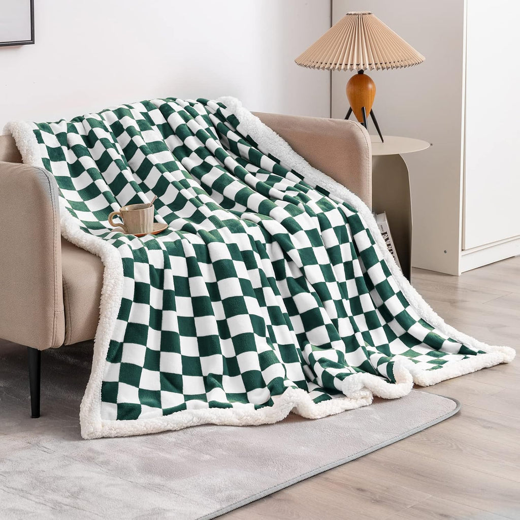 LOMAO Sherpa Throw Blanket Fleece Blanket with Checkered Pattern Soft Thick Blanket for Couch, Bed, Sofa Luxurious Warm and Cozy for All Seasons (Green, 51"x63")